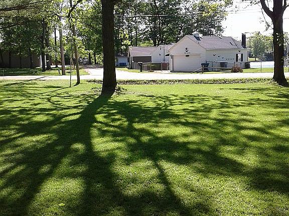 4th image of 4081 Bayview Dr