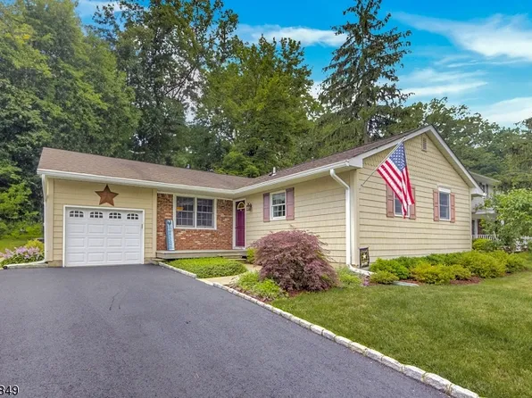 16 Deer Path Dr, Mount Olive Twp., NJ 07836