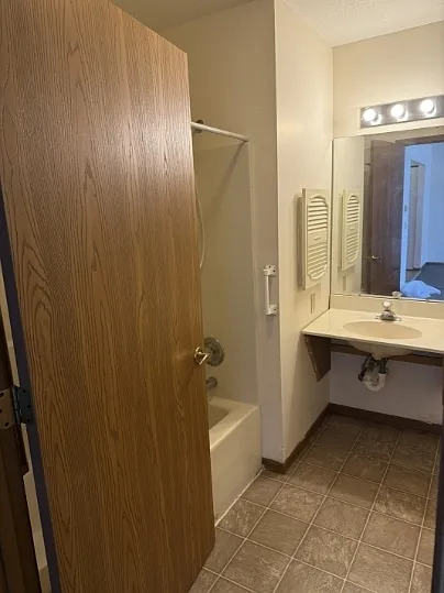 2066 Bradley Ct — Photo 5