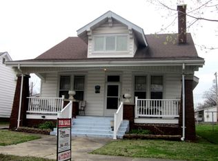 613 3rd St, Carmi, IL 62821