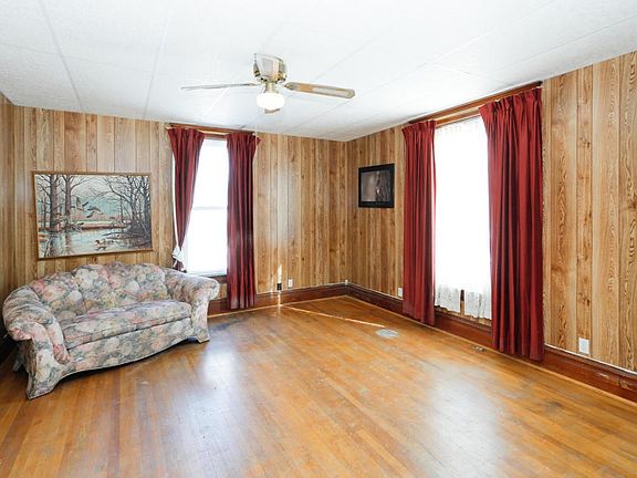 208 N Centerville-105