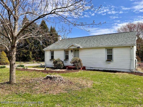 4 E Lemon Rd, Tunkhannock, PA 18657