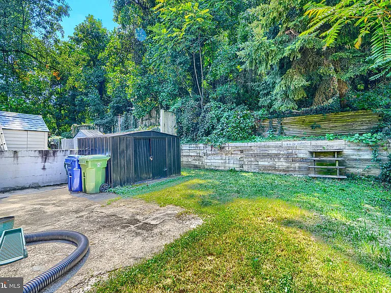 6110 Everall Ave — Photo 4