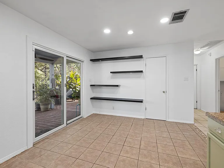 104 Grant Ct — Photo 14