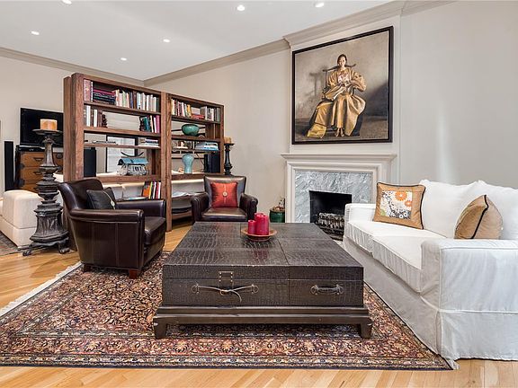 4th image of 55 E 65th St APT 3D