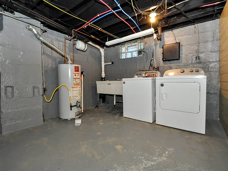 317 Reifert St — Photo 14