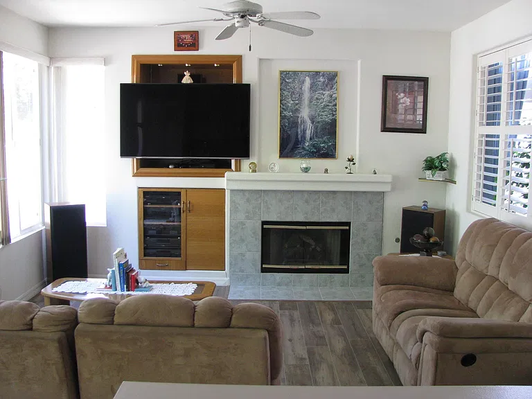 400 Peachtree Ct — Photo 15