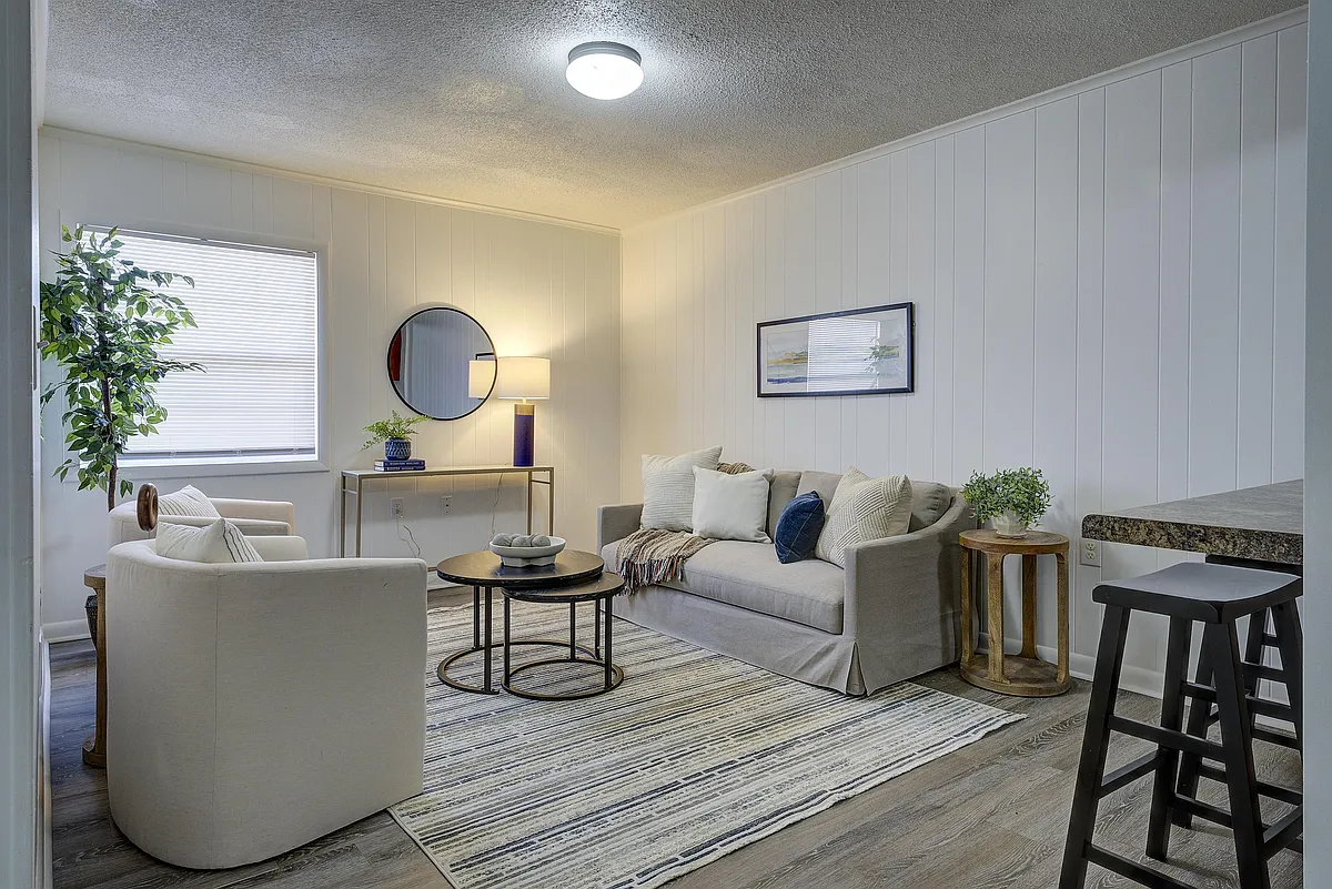 Building Photo - 808 Carolina Dr #204