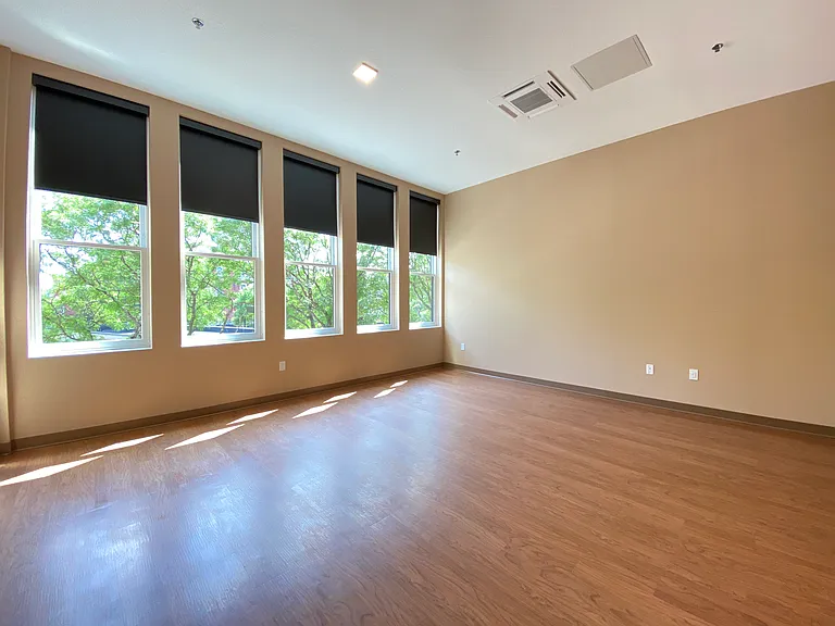 Red Oak at 83 Hanover Street — Photo 23