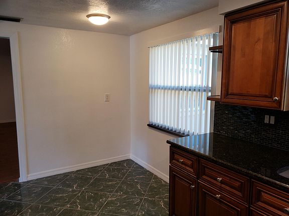 4th image of 5045 Forest Hills Dr