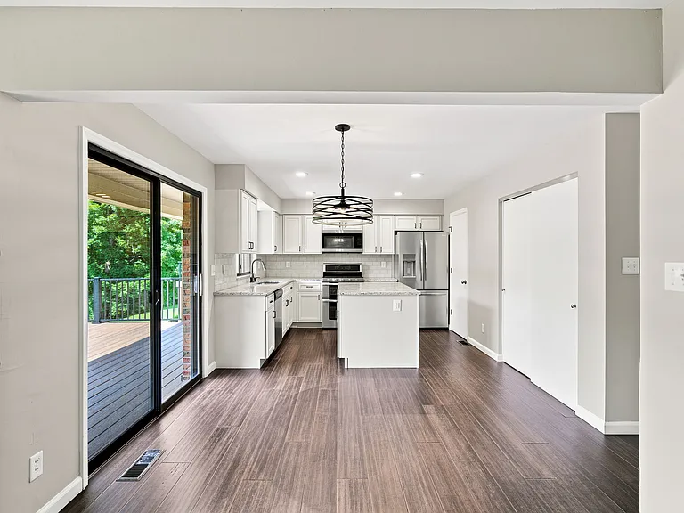 4874 Vermilion Dr — Photo 10