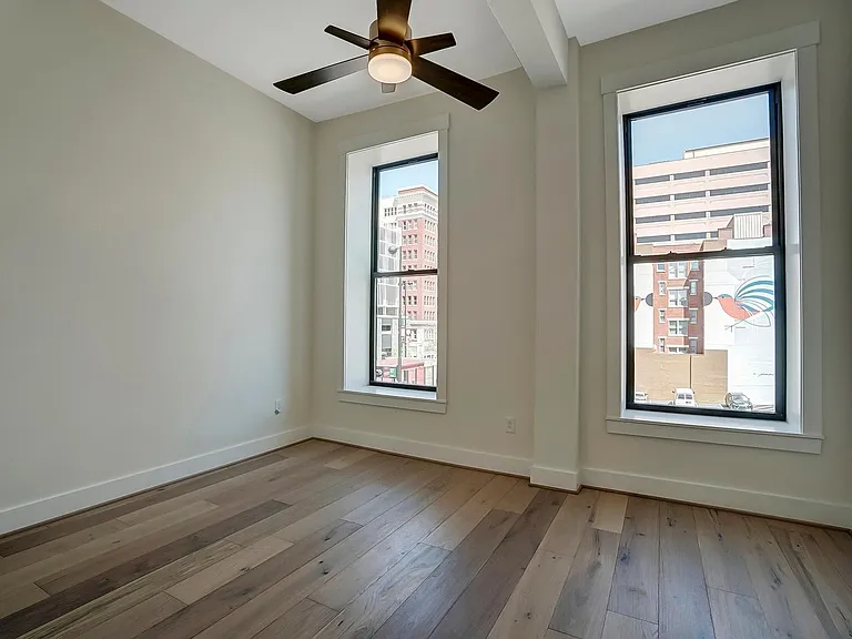 39 E Court St #3 — Photo 17