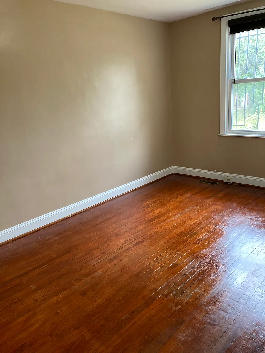 Building Photo - 1449 Olive St NE #4