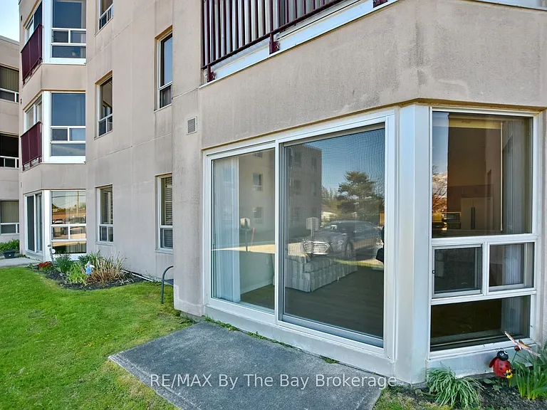 49 Raglan St #109 — Photo 9