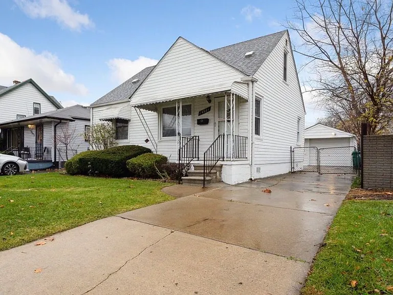 24933 Valley Ave — Photo 2