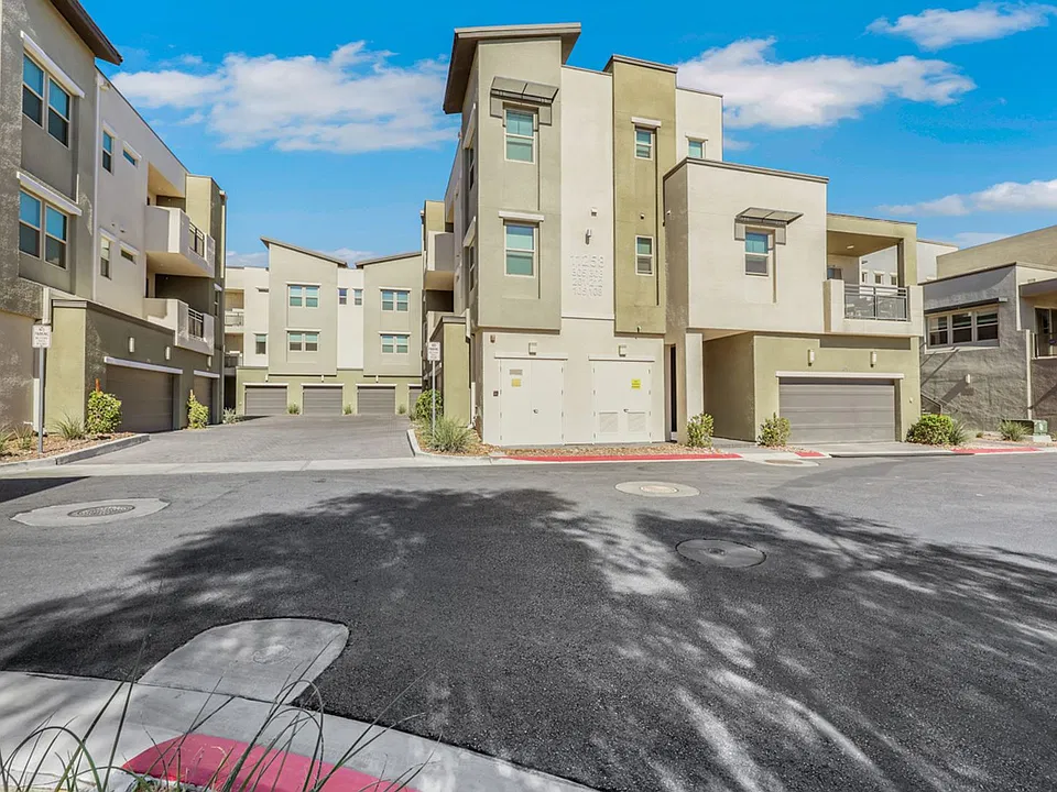 11258 Essence Point #206