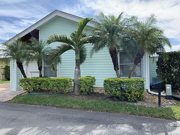 3rd image of 3981 NE Breakwater Dr