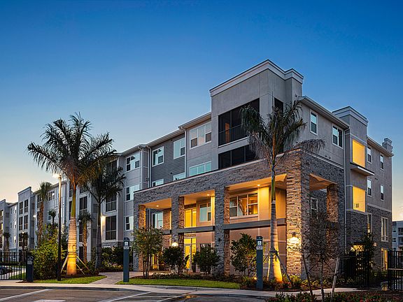 3rd image of 8851 Us Highway 19 N APT 1414