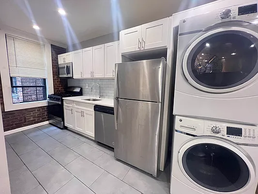 Rented by Bruma Realty LLC | media 1