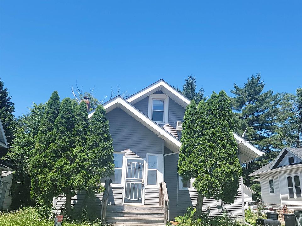 1st image of 1406 Latham Pl