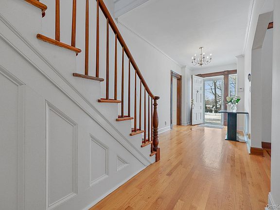 4th image of 401 Heathcote Road