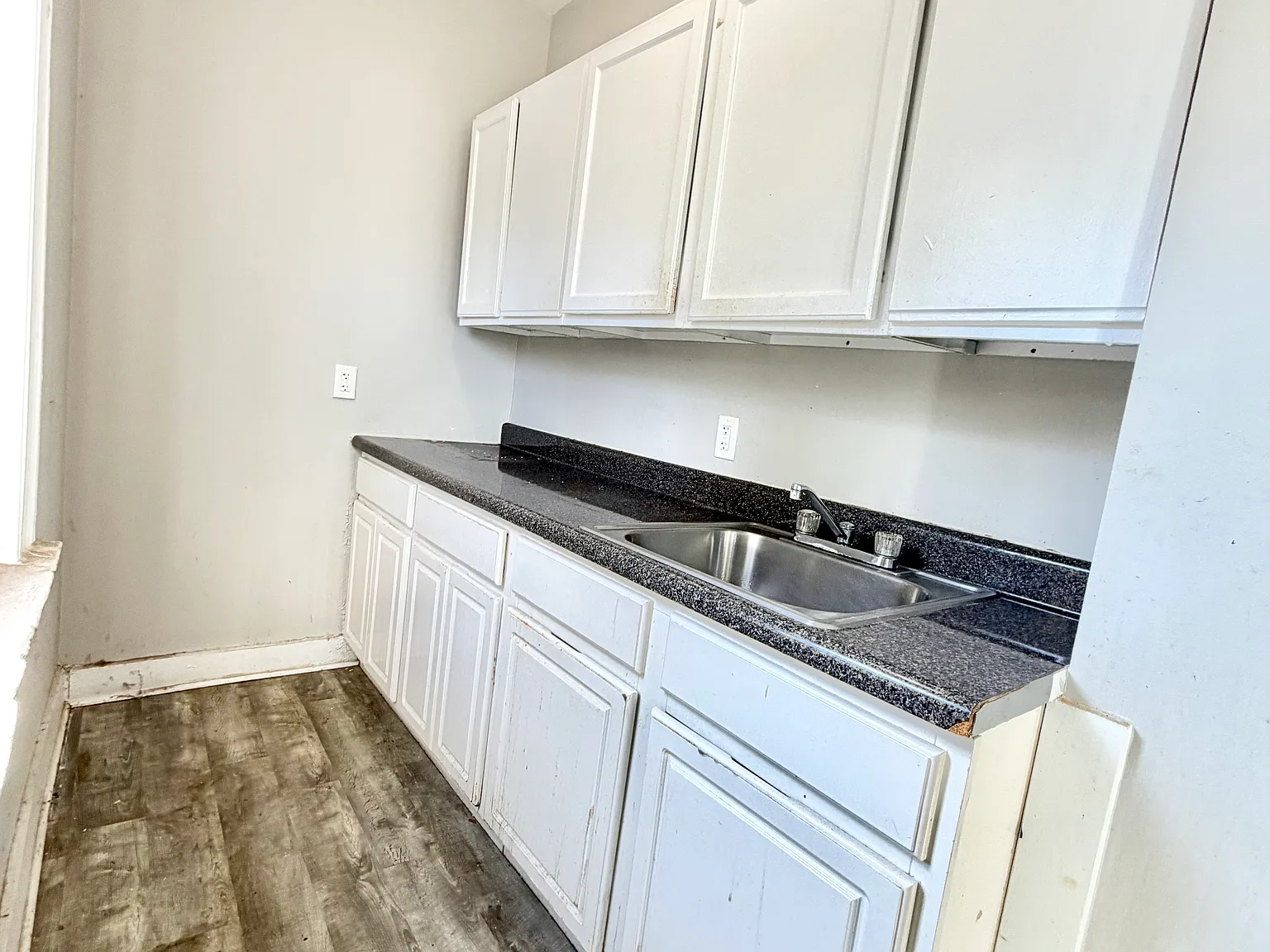 3 bed, 1000 sqft, $1,675 — Photo 2