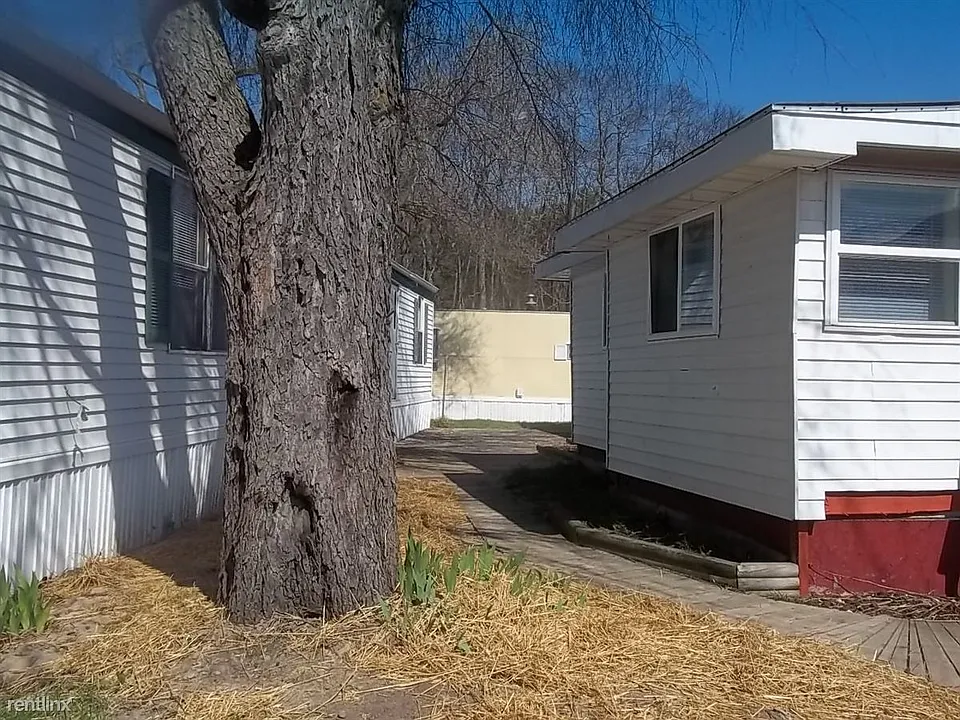 Lot 17 yard