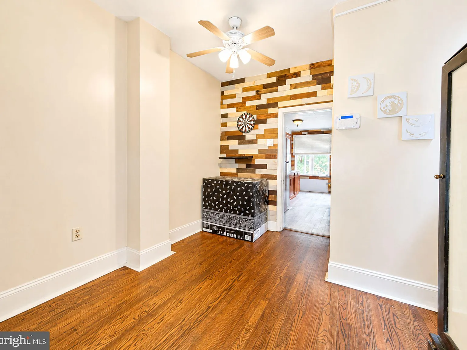 3 bed, 1.0 bath, 1223 sqft, $1,600 — Photo 4