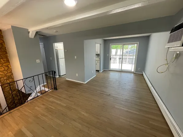 71 Loganberry Ln, Toms River, NJ 08753