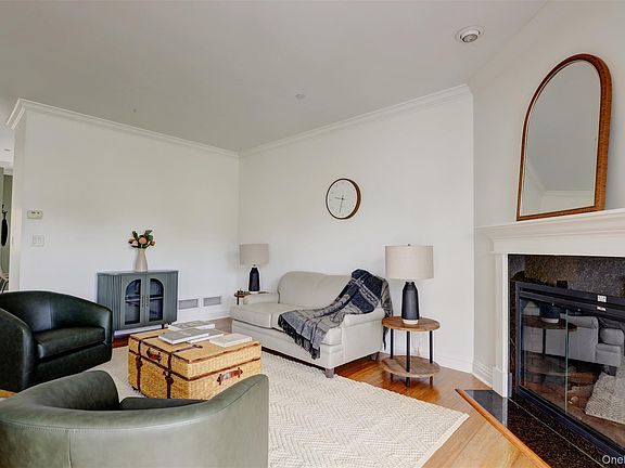 5th image of 415 Gardenia Drive