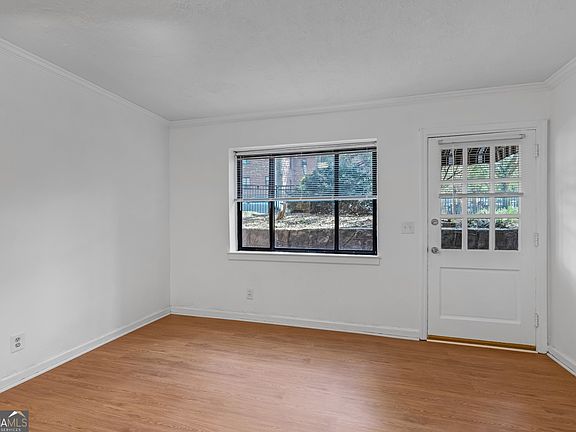 4th image of 320 3rd St NE APT 1