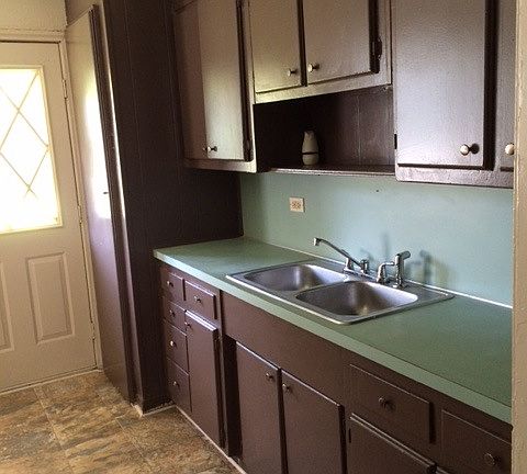 3rd image of 3111 Anthony Dr