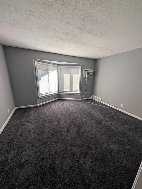 Oakman-Belleterre Apartments - 12057 Nardin #32 — Photo 2