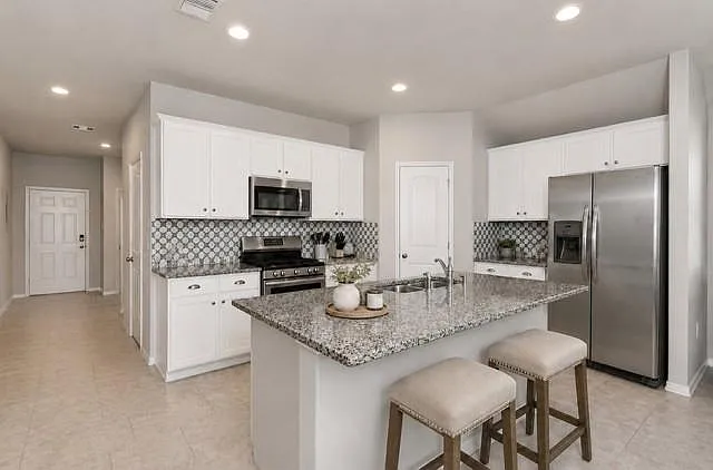 4 bed, 3.0 bath, 2083 sqft, $2,400 — Photo 4