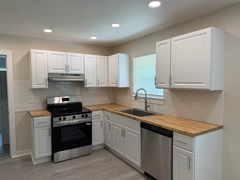 3107 Nevel Dr NW — Photo 2