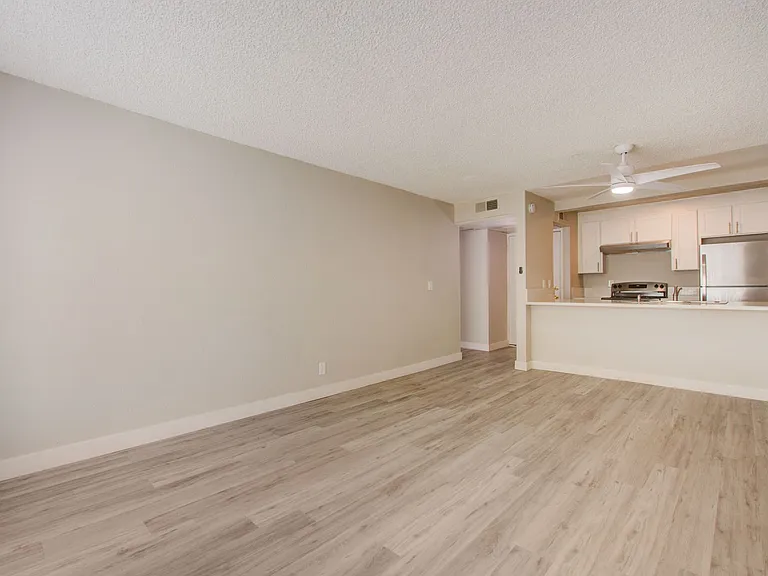 The Elms Apartments at 28th St — Photo 13
