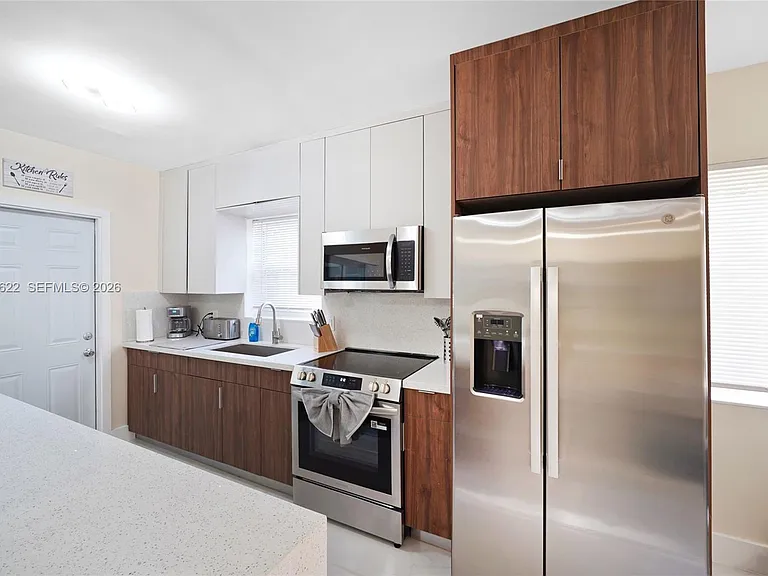 1021 NE 3rd Ave — Photo 12