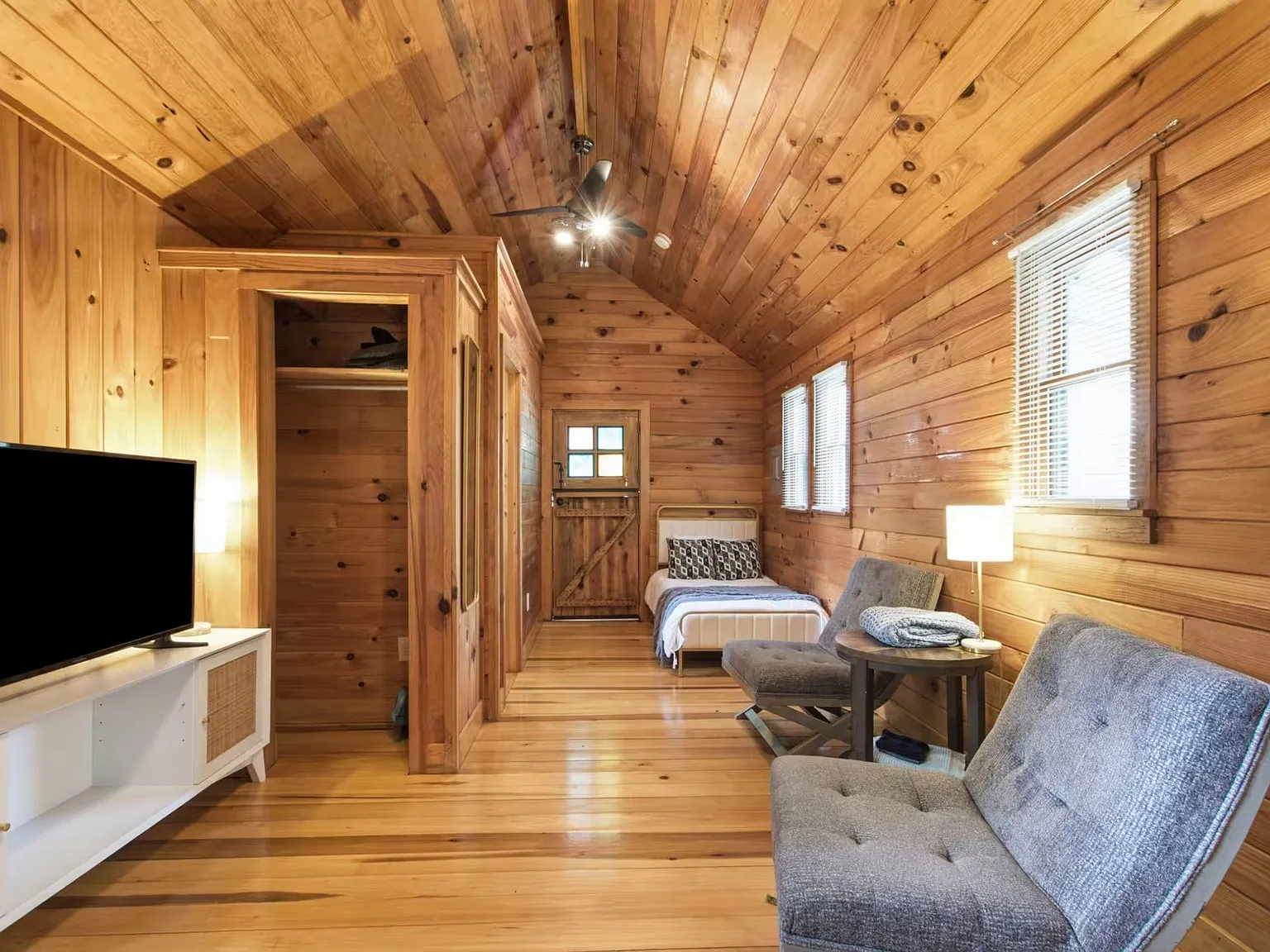 1 bed, $1,200 — Photo 4