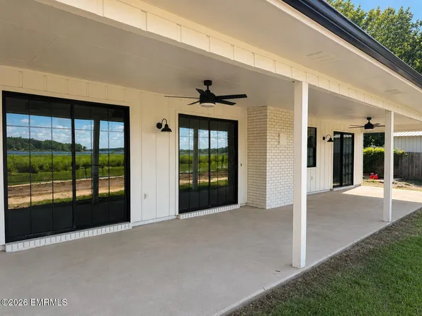 3931 Peninsula Dr, Lauderdale, MS 39335