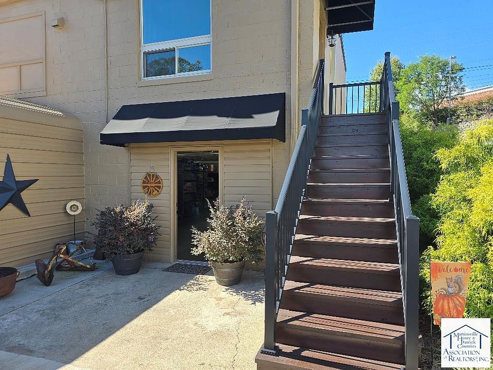 1st image of 813 Brookdale St