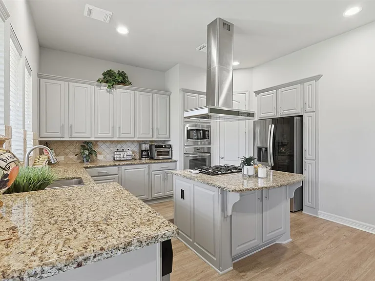 18800 N Bee Cave Springs Cir — Photo 14