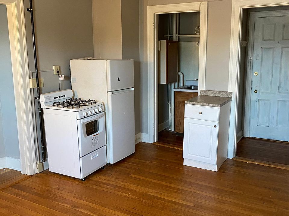 2nd image of 153 South St #425