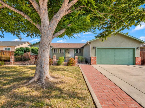 2404 Codding Dr, Modesto, CA 95350