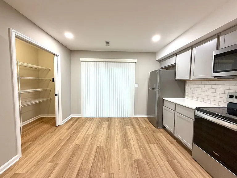 511 Glenstone Springs Dr — Photo 15