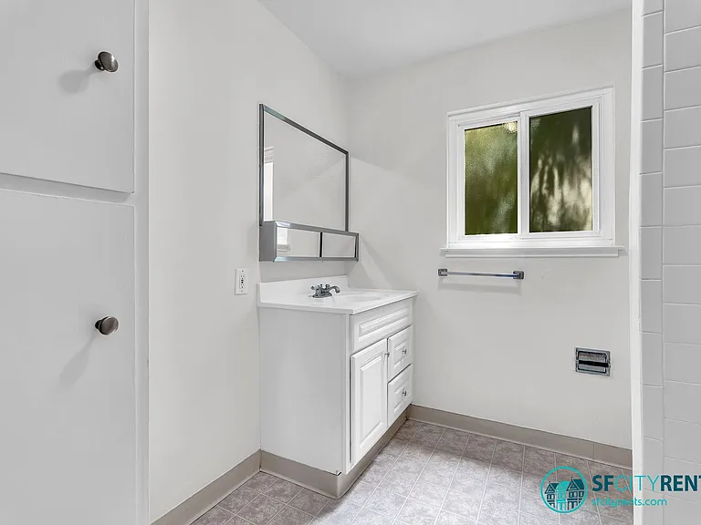 1540 Hudson St #302 — Photo 23