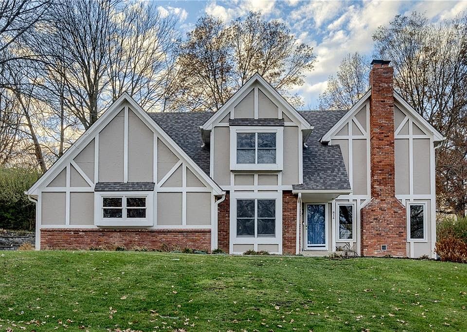 1st image of 814 Blueberry Ln