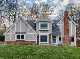 814 Blueberry Ln, Liberty, MO 64068