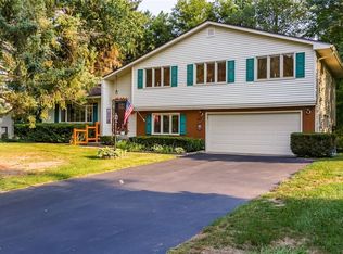 47 Callingham Rd, Pittsford, NY 14534