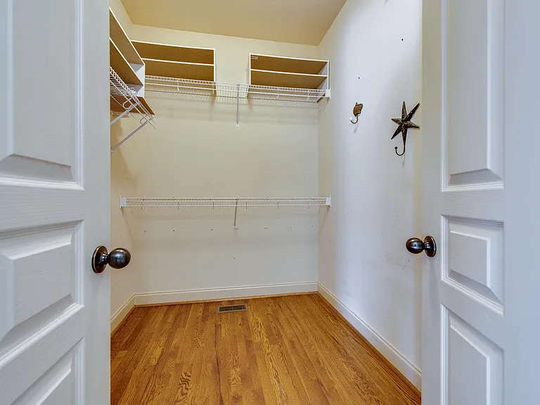 1606 Boscobel St — Photo 16