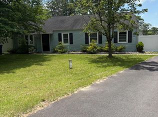 8 Woodland Dr, Howell, NJ 07731